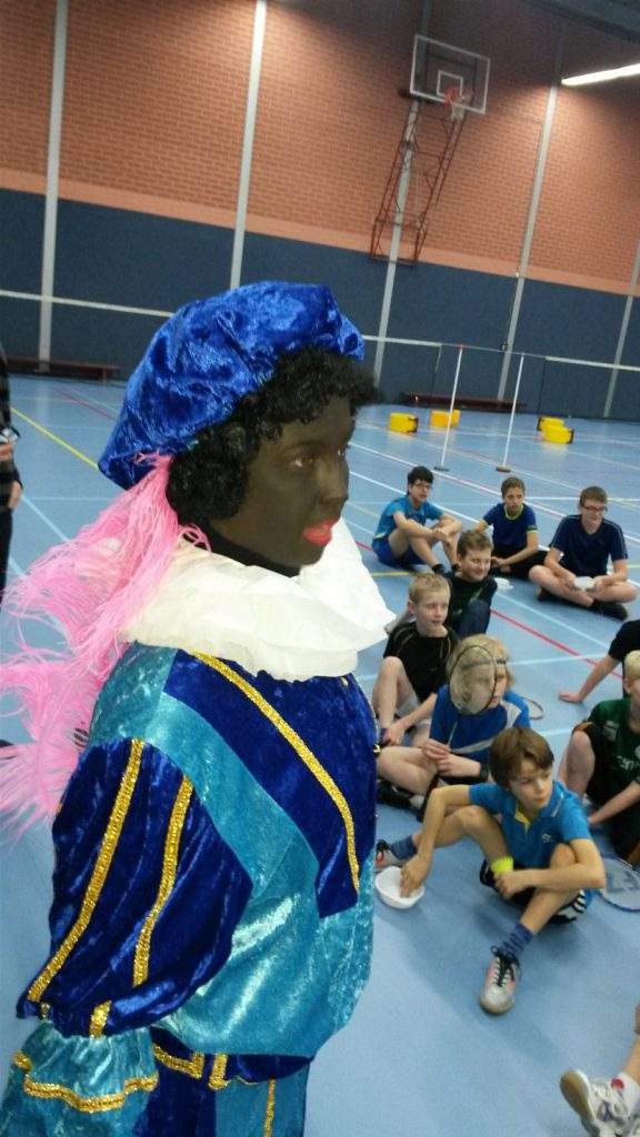 2016-12-01 Sinterklaas en badminton Pieten