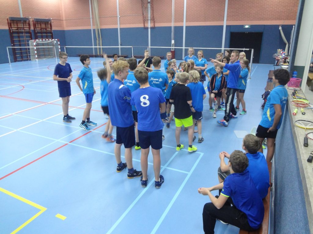 2016-12-01 Sinterklaas en badminton Pieten