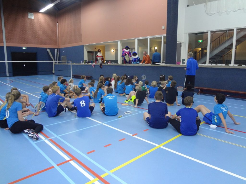 2016-12-01 Sinterklaas en badminton Pieten