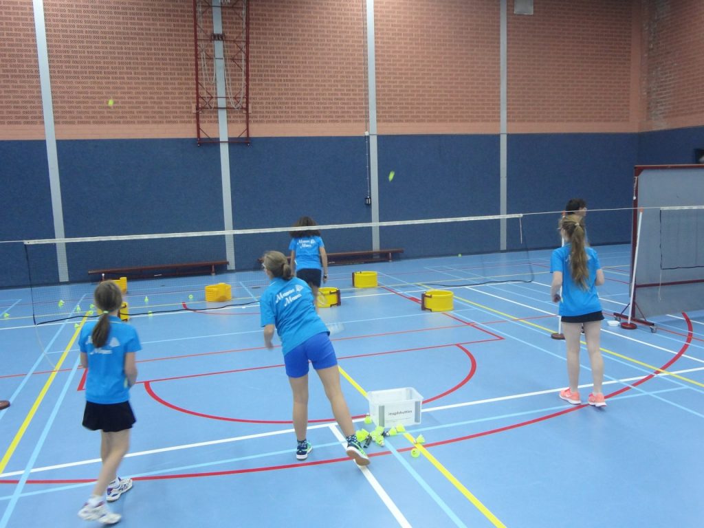 2016-12-01 Sinterklaas en badminton Pieten