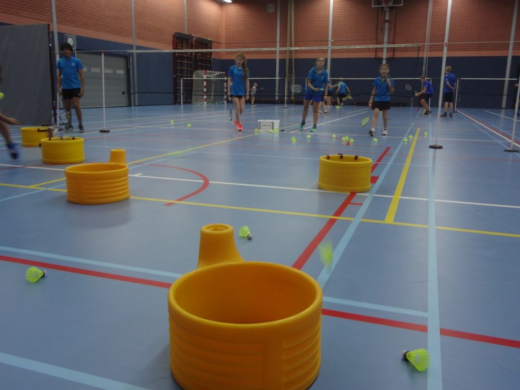 2016-12-01 Sinterklaas en badminton Pieten