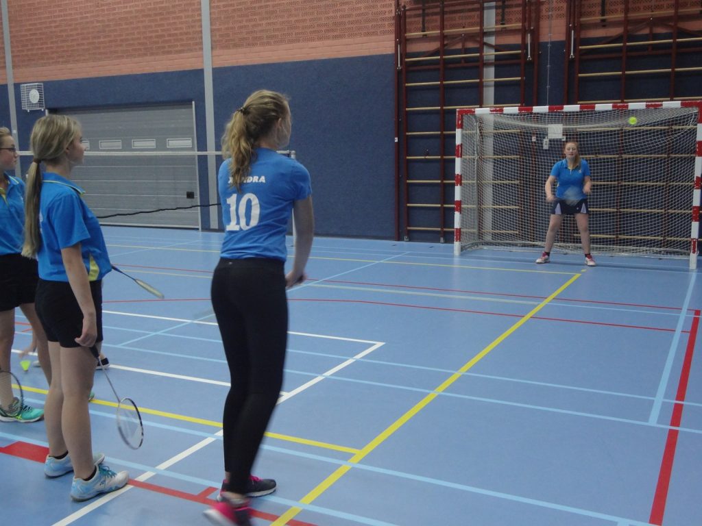 2016-12-01 Sinterklaas en badminton Pieten