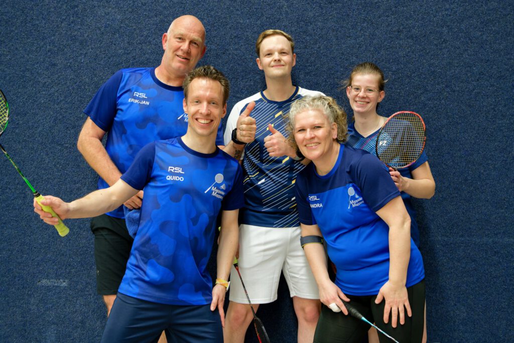 2026-04-20 Kampioenen en jubilarissen gehuldigd